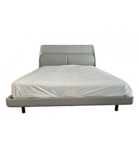 Ready for shipping - Coupé De Luxe Poltrona Frau Bed
