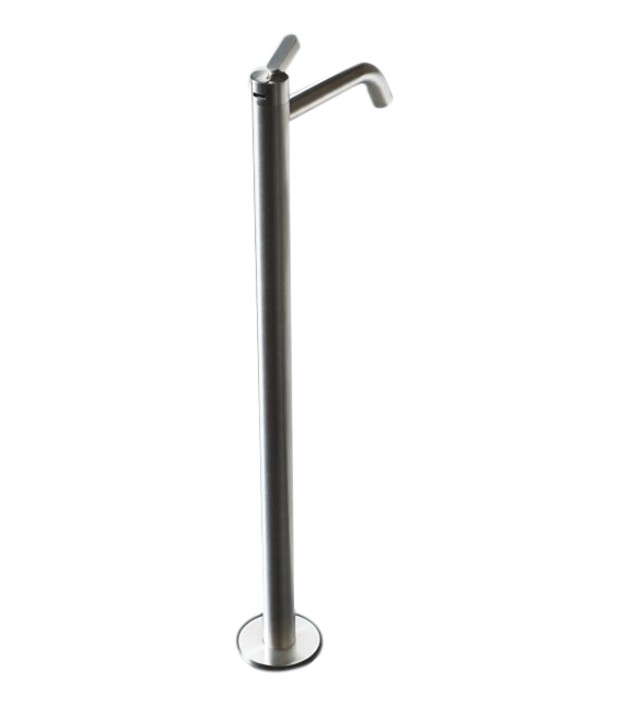Square Agape Floor Bathtub Tap
